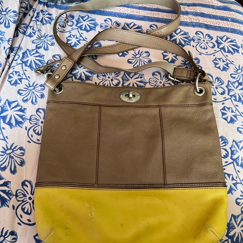 leather tan and gold Fossil crossbody bag.